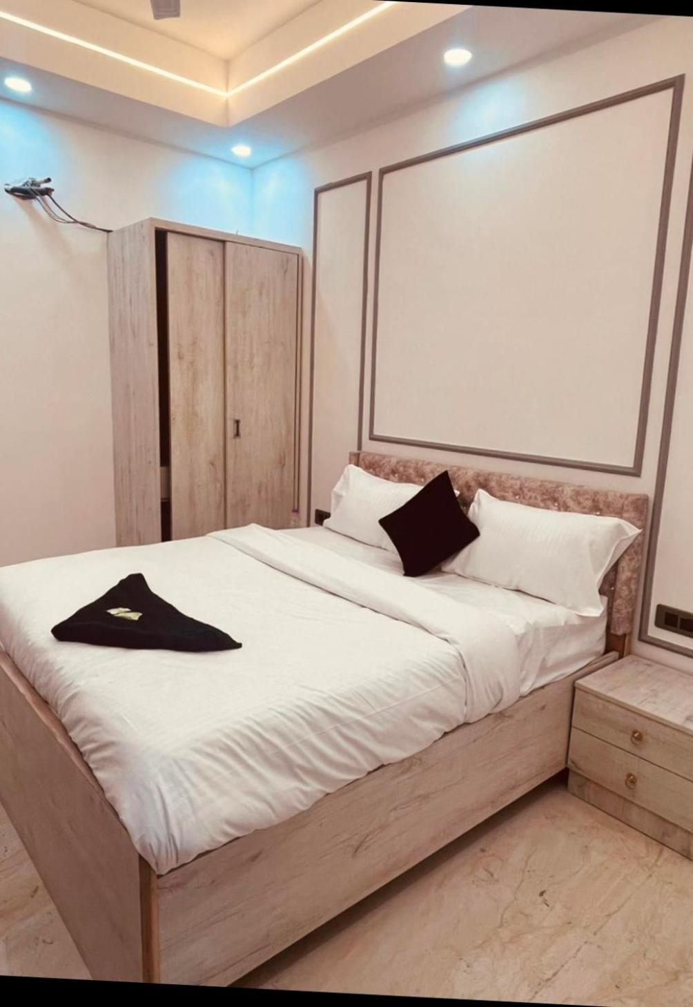 Hotel Neon Tower New Delhi Phòng bức ảnh