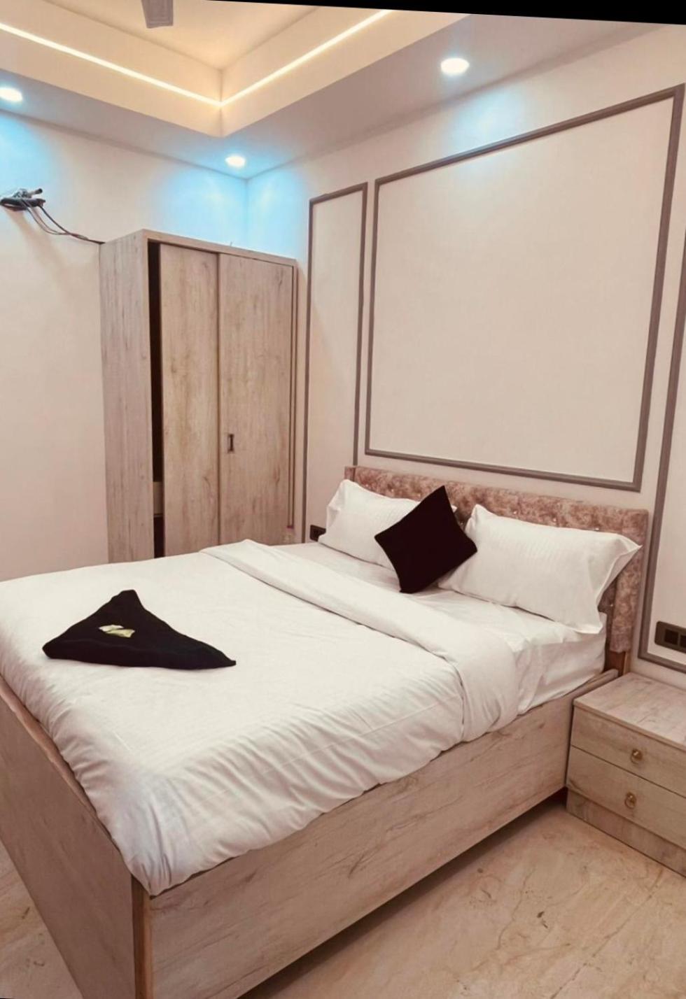 Hotel Neon Tower New Delhi Phòng bức ảnh