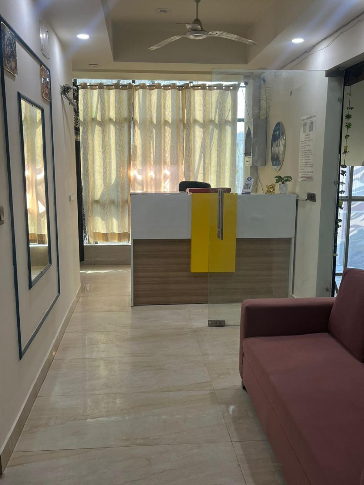 Hotel Neon Tower New Delhi Ngoại thất bức ảnh